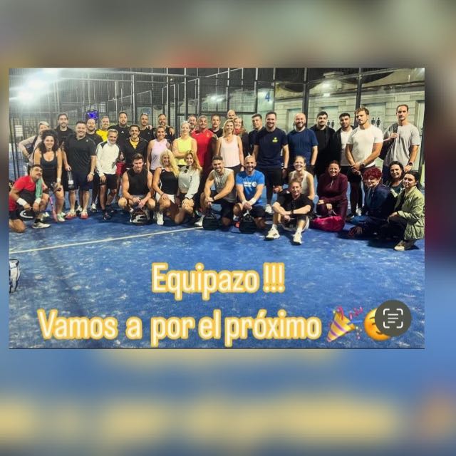Foto de Pádel + Pool · Vals Ave María