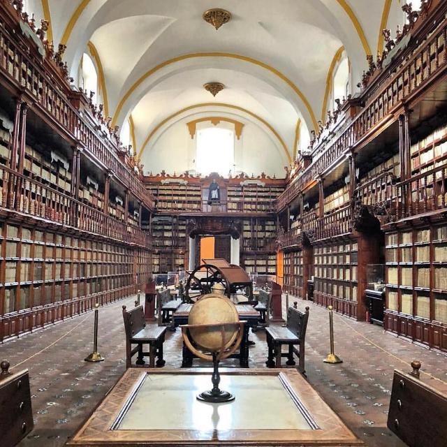 Foto de Biblioteca Pública Carlista.