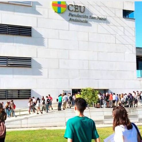 Foto de Grado en administración y dirección de empresas + Grado en relaciones internacionales